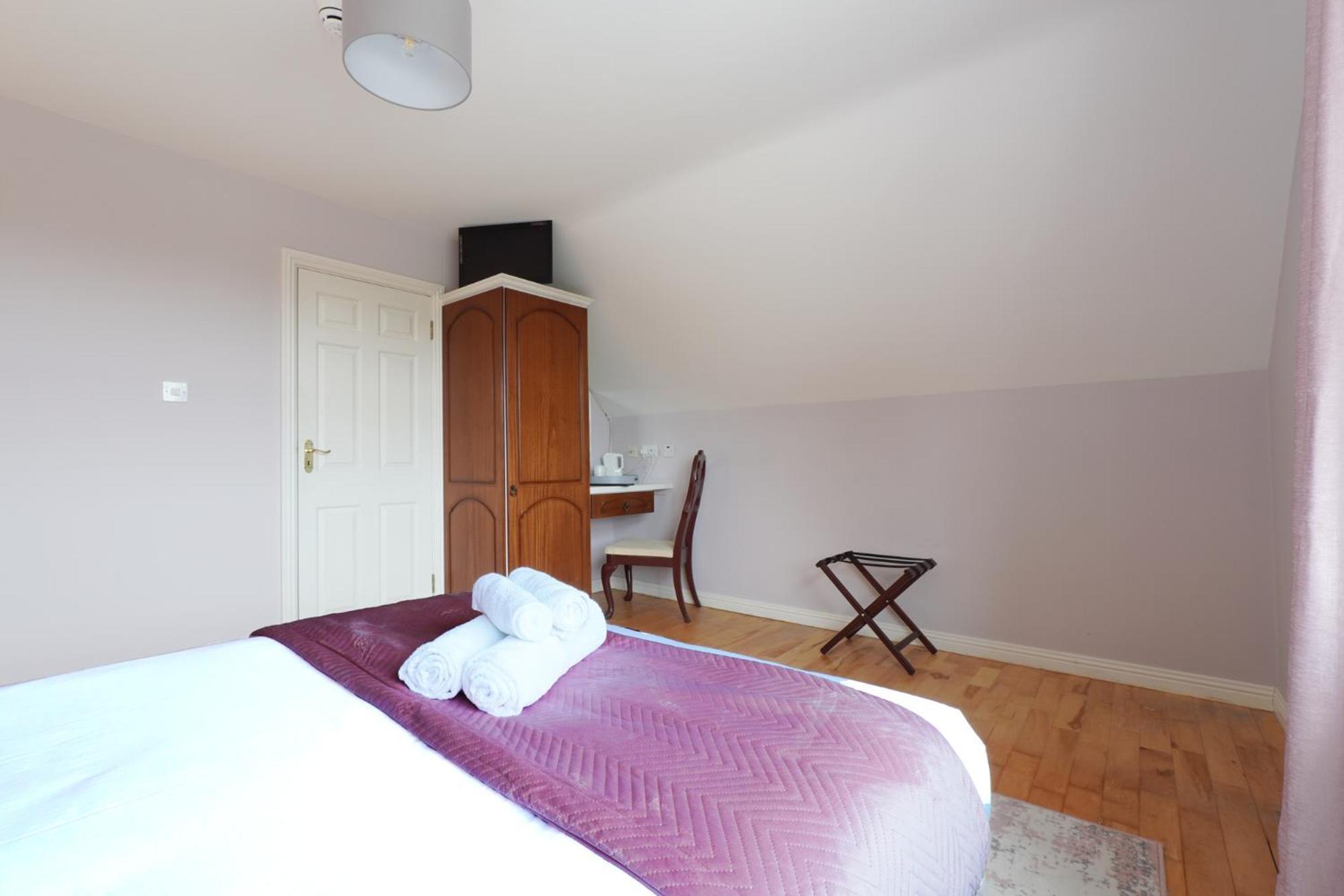 Ashville Guesthouse Westport Bagian luar foto